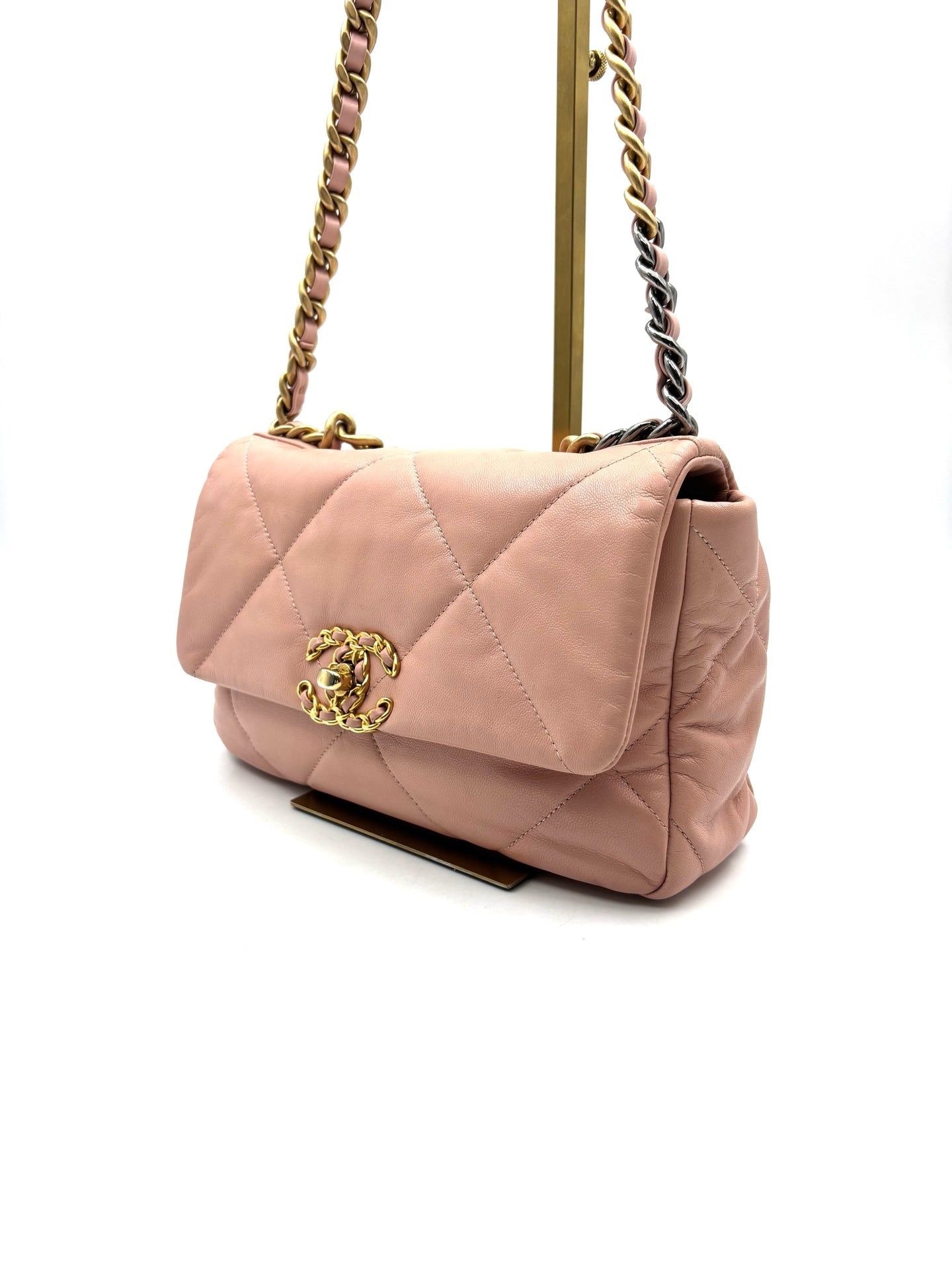 Chanel - 19 Bag - Leather - Pink - (small)