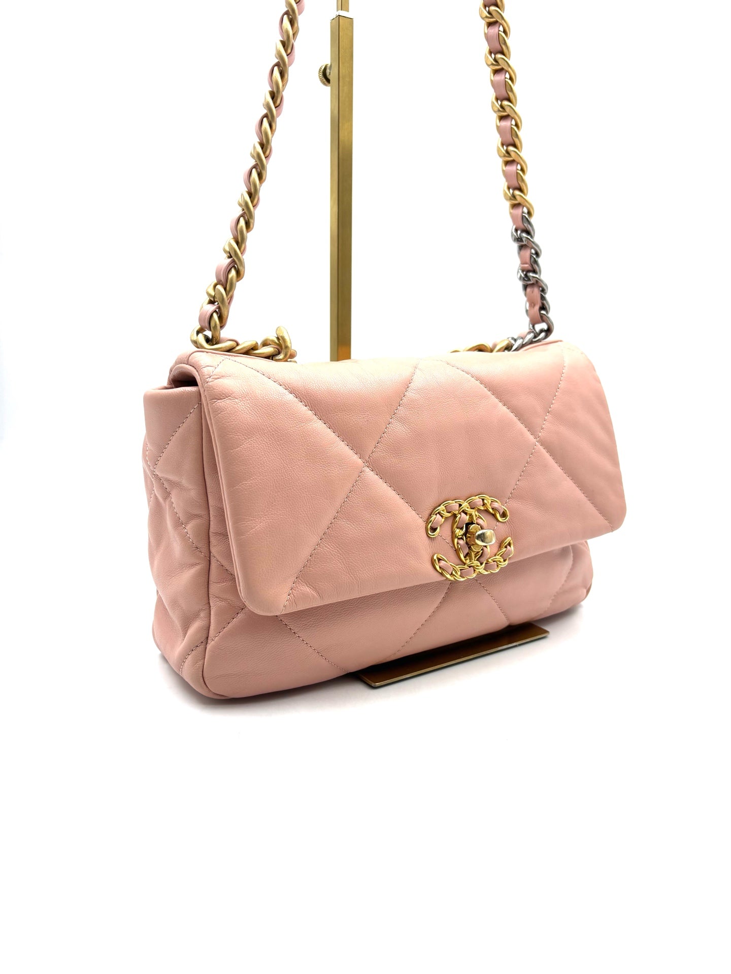 Chanel - 19 Bag - Leather - Pink - (small)