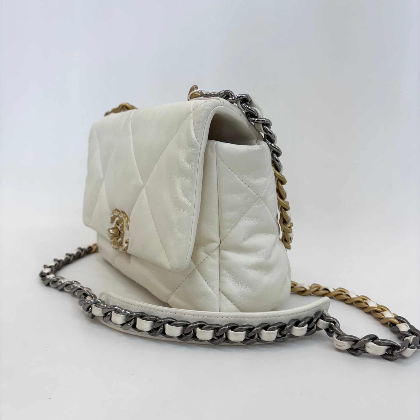 Chanel - 19 Bag - Leather - White - (medium)