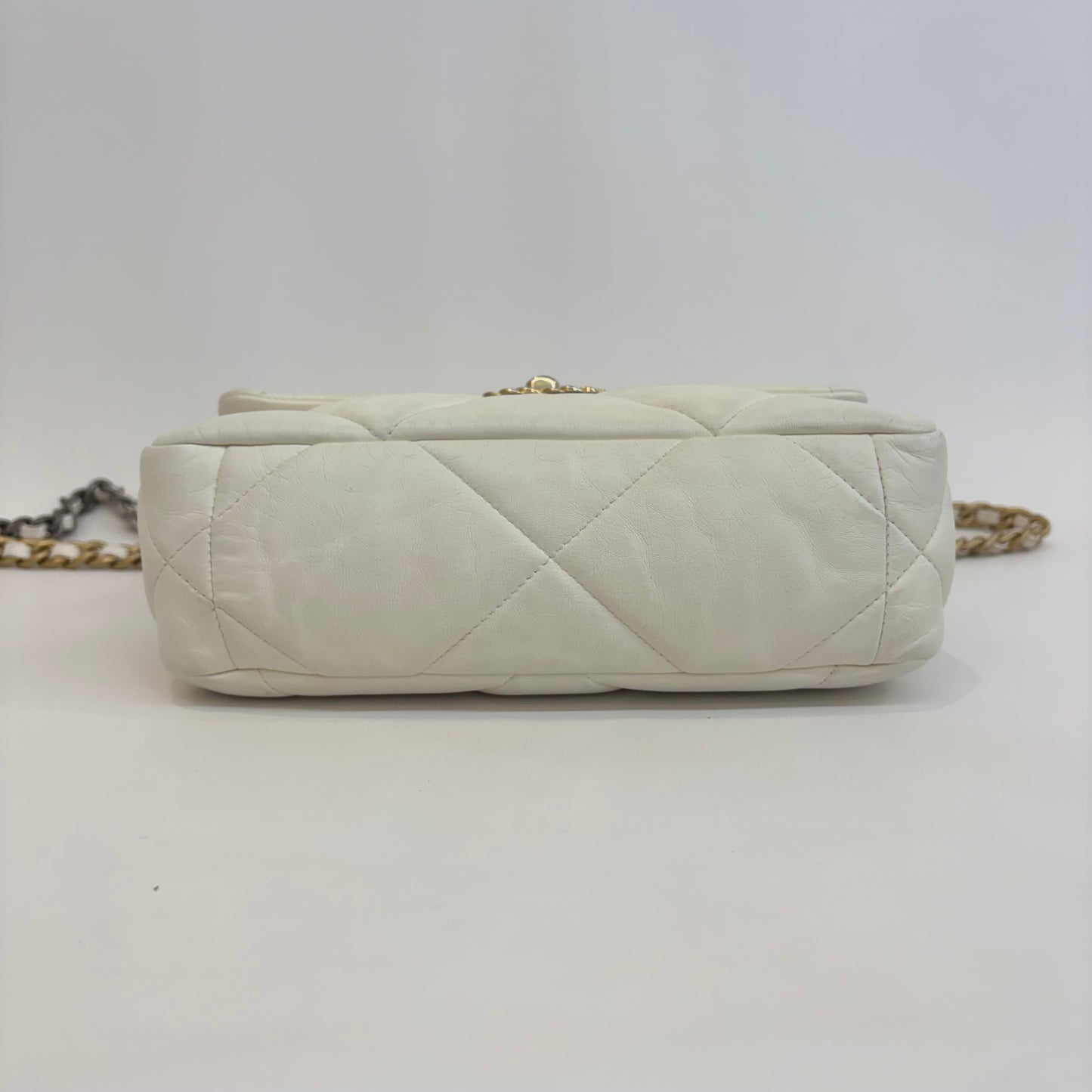 Chanel - 19 Bag - Leather - White - (medium)