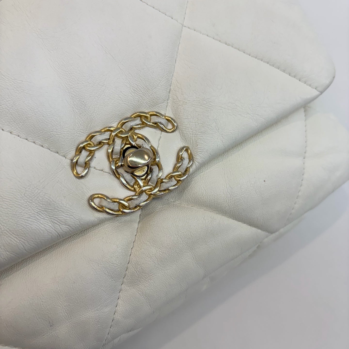 Chanel - 19 Bag - Leather - White - (medium)