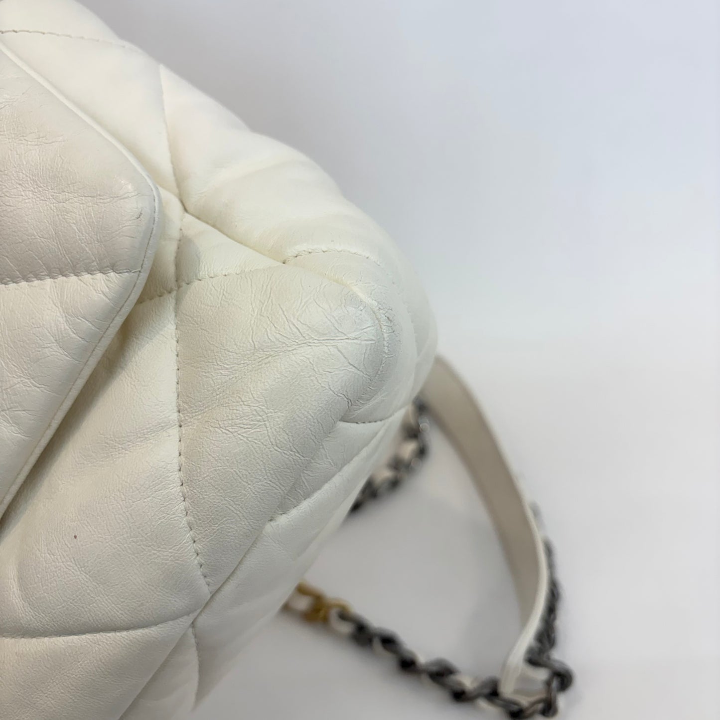 Chanel - 19 Bag - Leather - White - (medium)