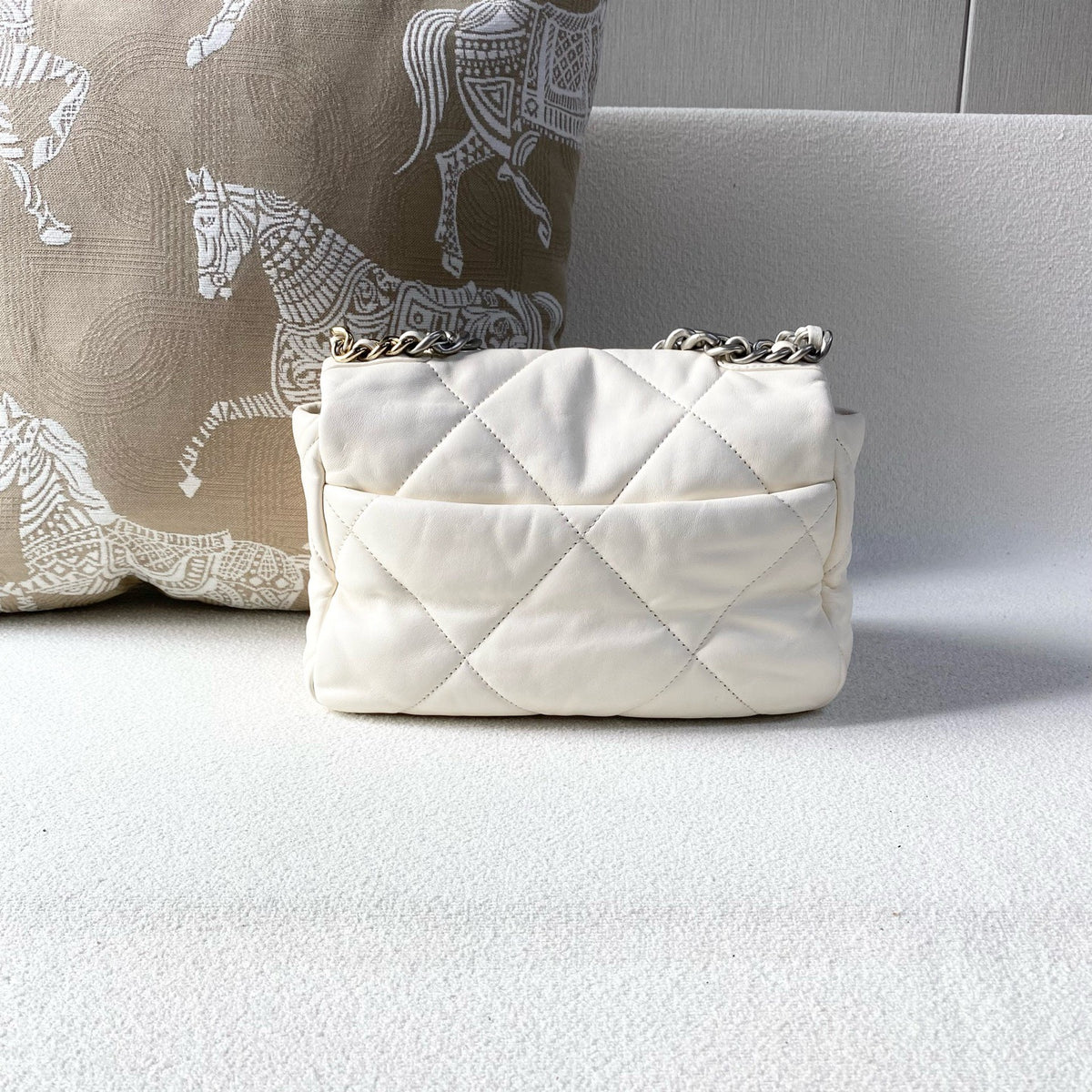 Chanel - 19 bag - Leather - White - (small)