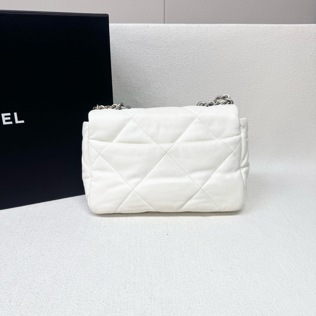Chanel - 19 bag - Leather - White - (small)
