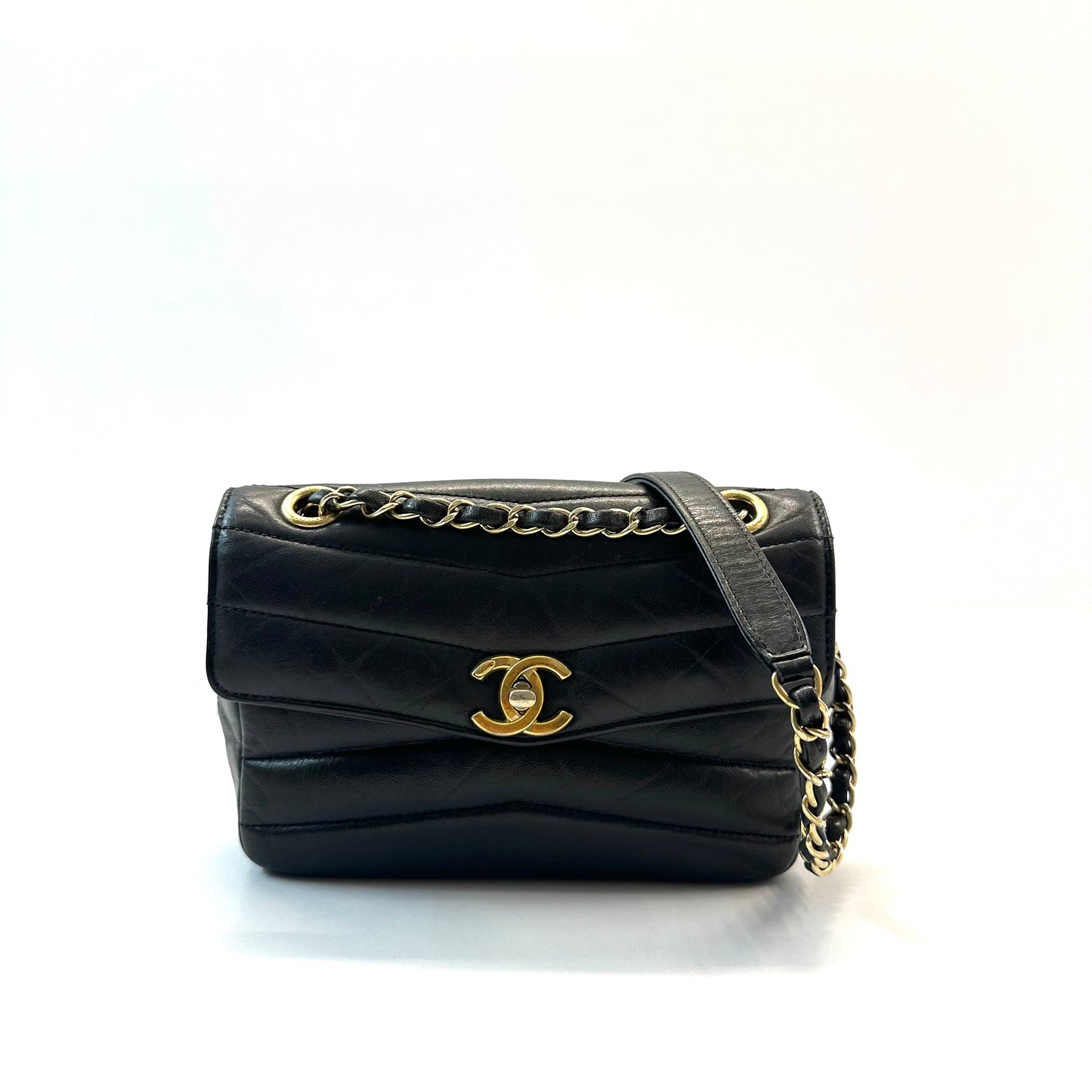 Chanel - 19 Flap Bag - Leather - Black