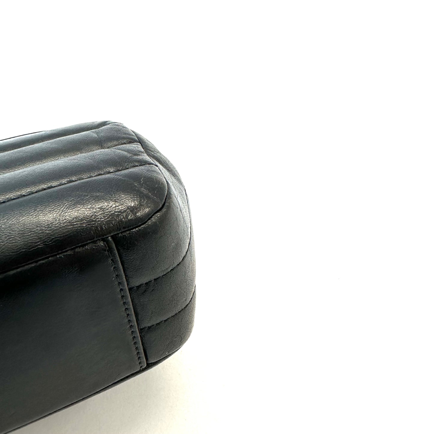 Chanel - 19 Flap Bag - Leather - Black