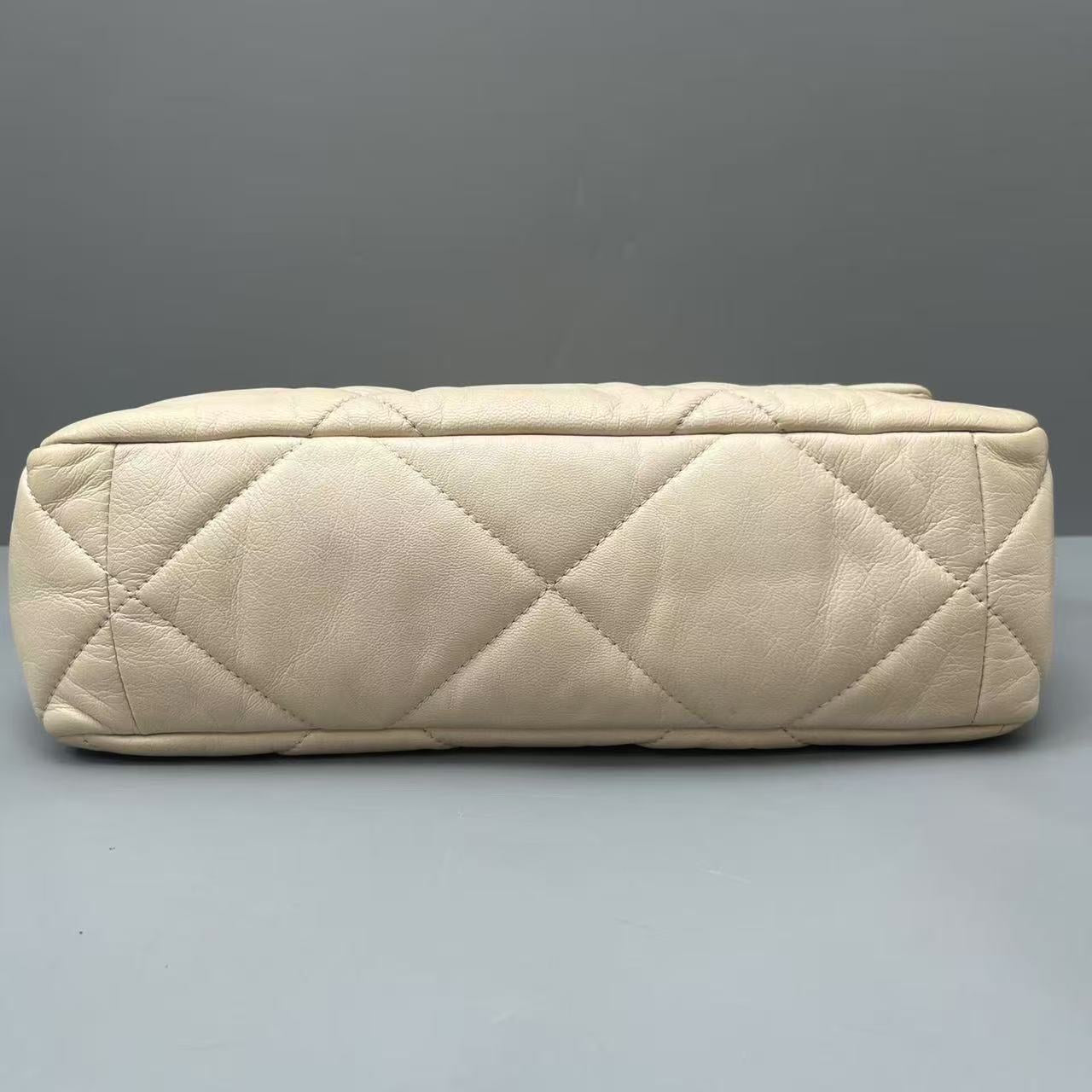 Chanel - 19 Flap Bag - Grained calfskin leather - Beige - (Medium)