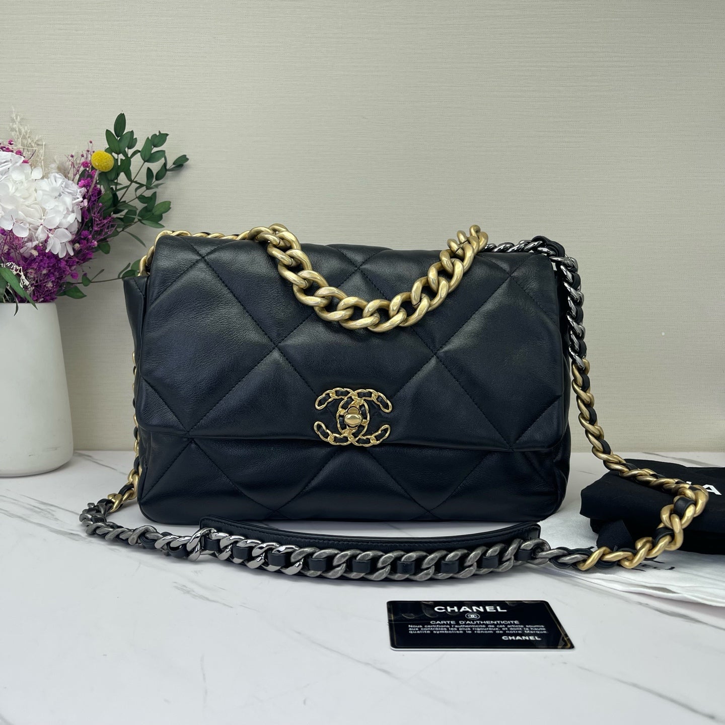 Chanel - 19 - Leather - Black - (large)