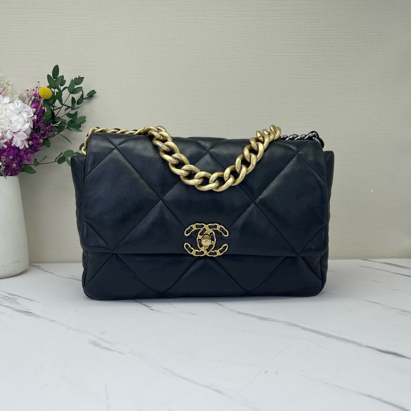 Chanel - 19 - Leather - Black - (large)