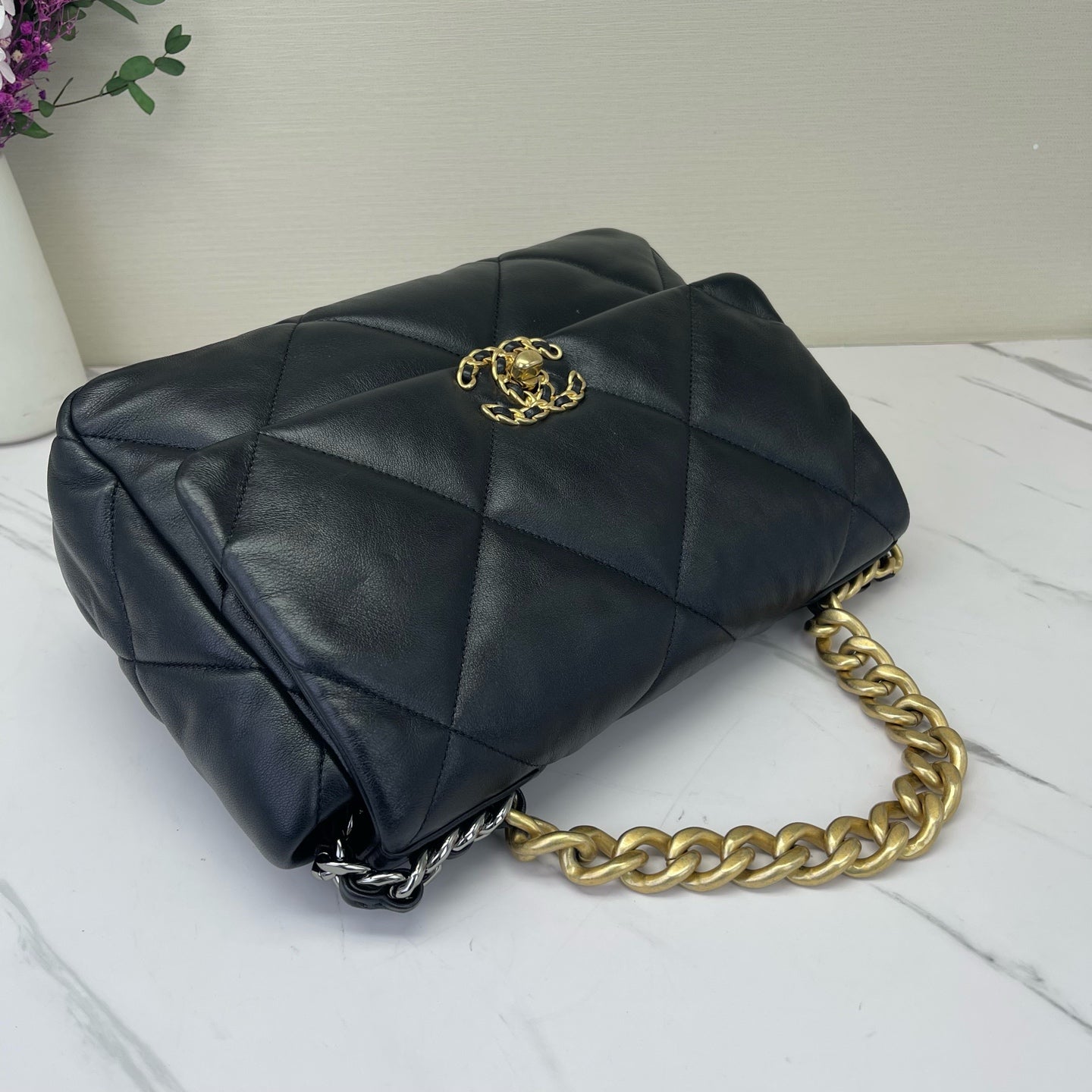 Chanel - 19 - Leather - Black - (large)