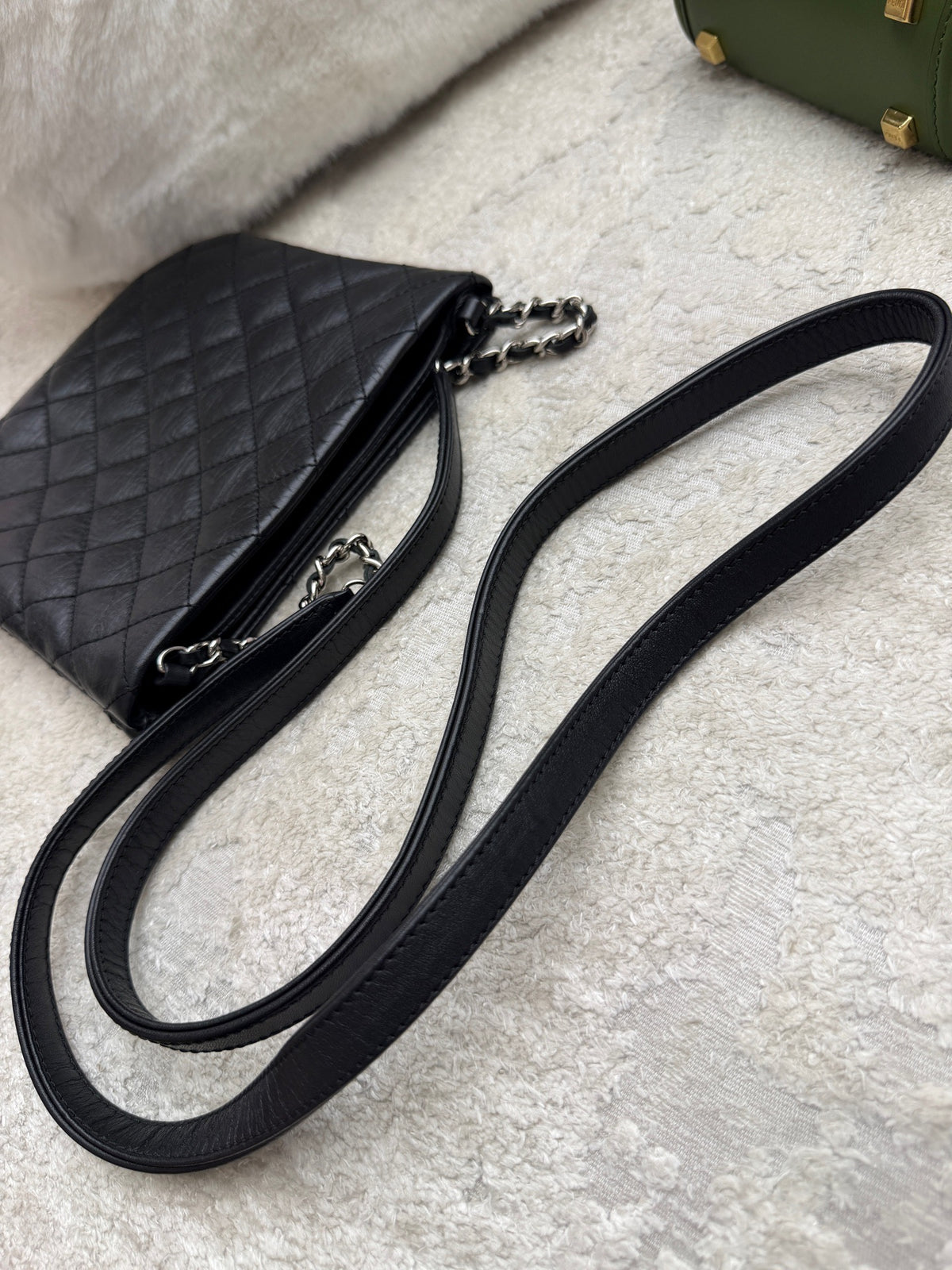 Chanel - 19 - Leather - Black - (mini)