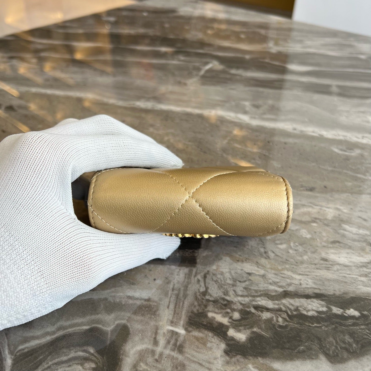 Chanel - 19 - Leather - Gold - (Small)