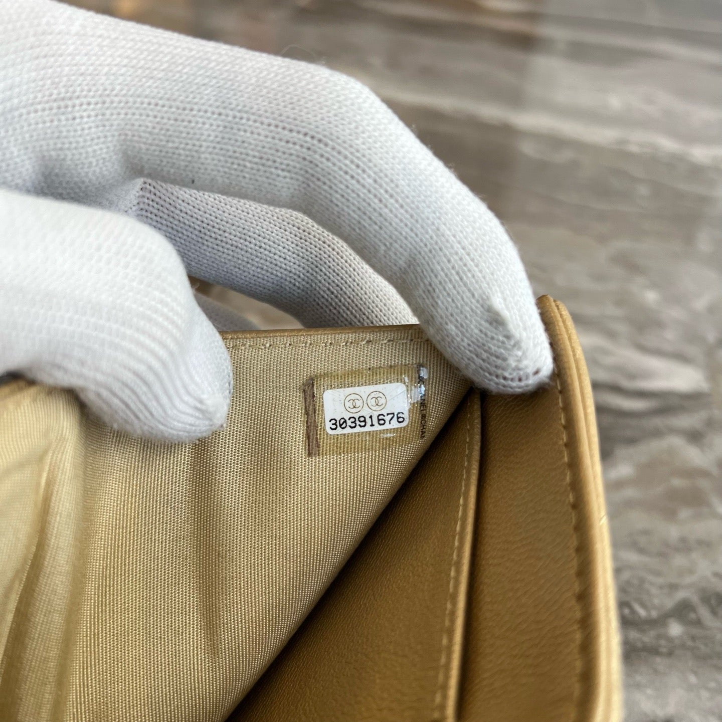 Chanel - 19 - Leather - Gold - (Small)