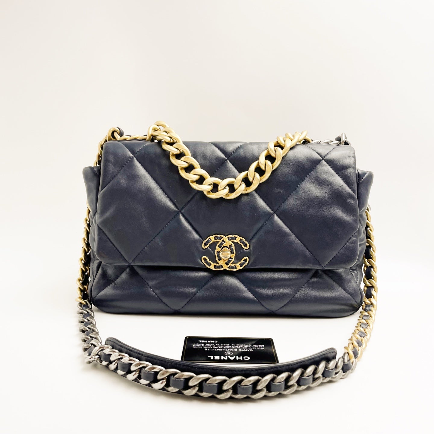 Chanel - 19 - Leather - Navy - (medium)