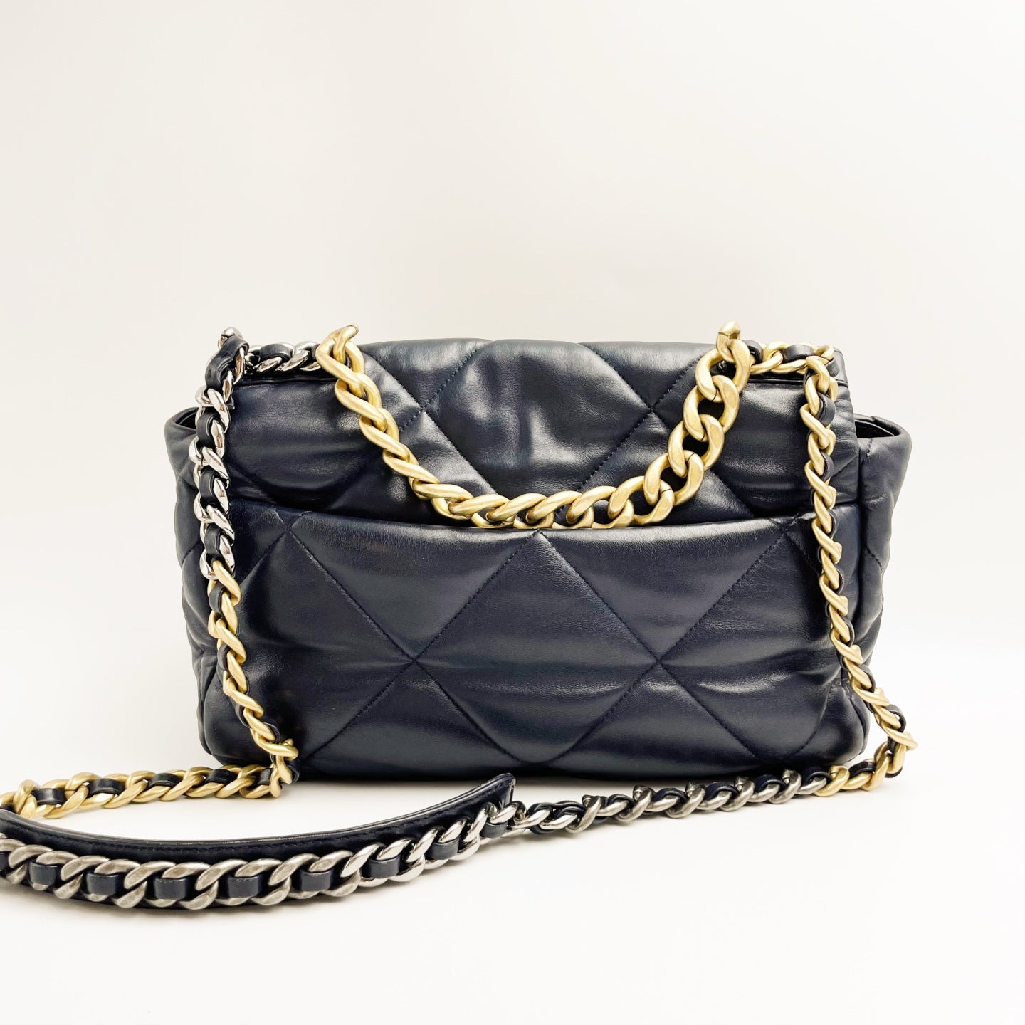 Chanel - 19 - Leather - Navy - (medium)