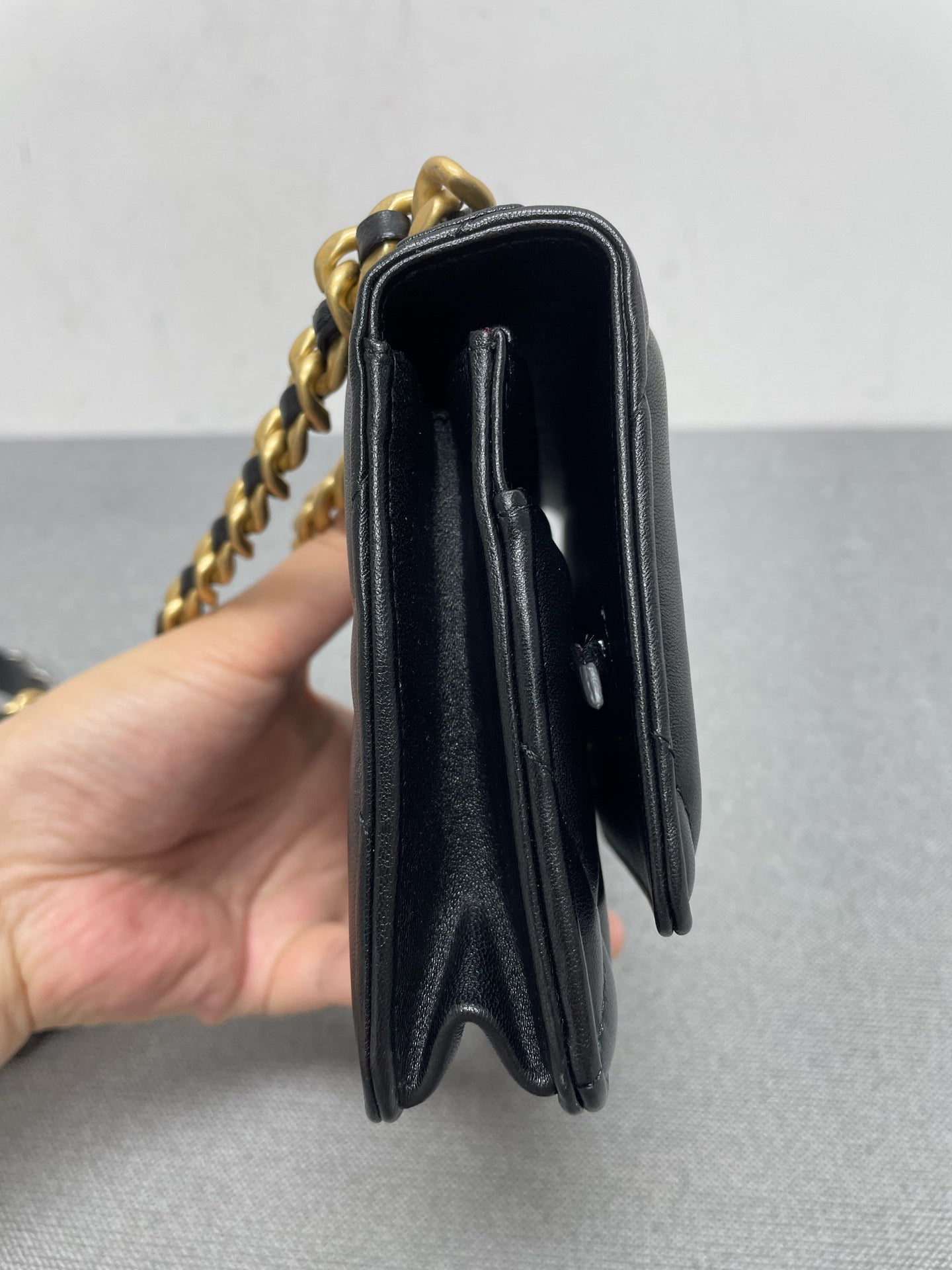 Chanel - 19 WOC - Leather - Black - (mini)