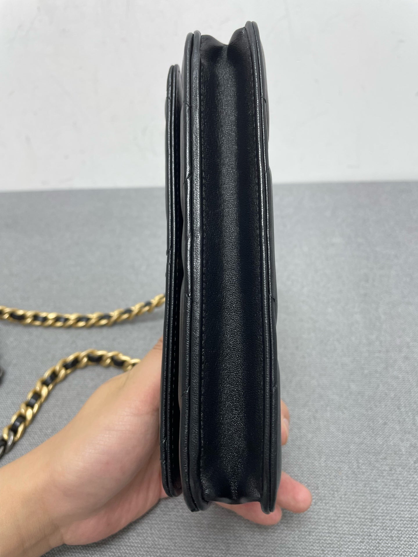 Chanel - 19 WOC - Leather - Black - (mini)