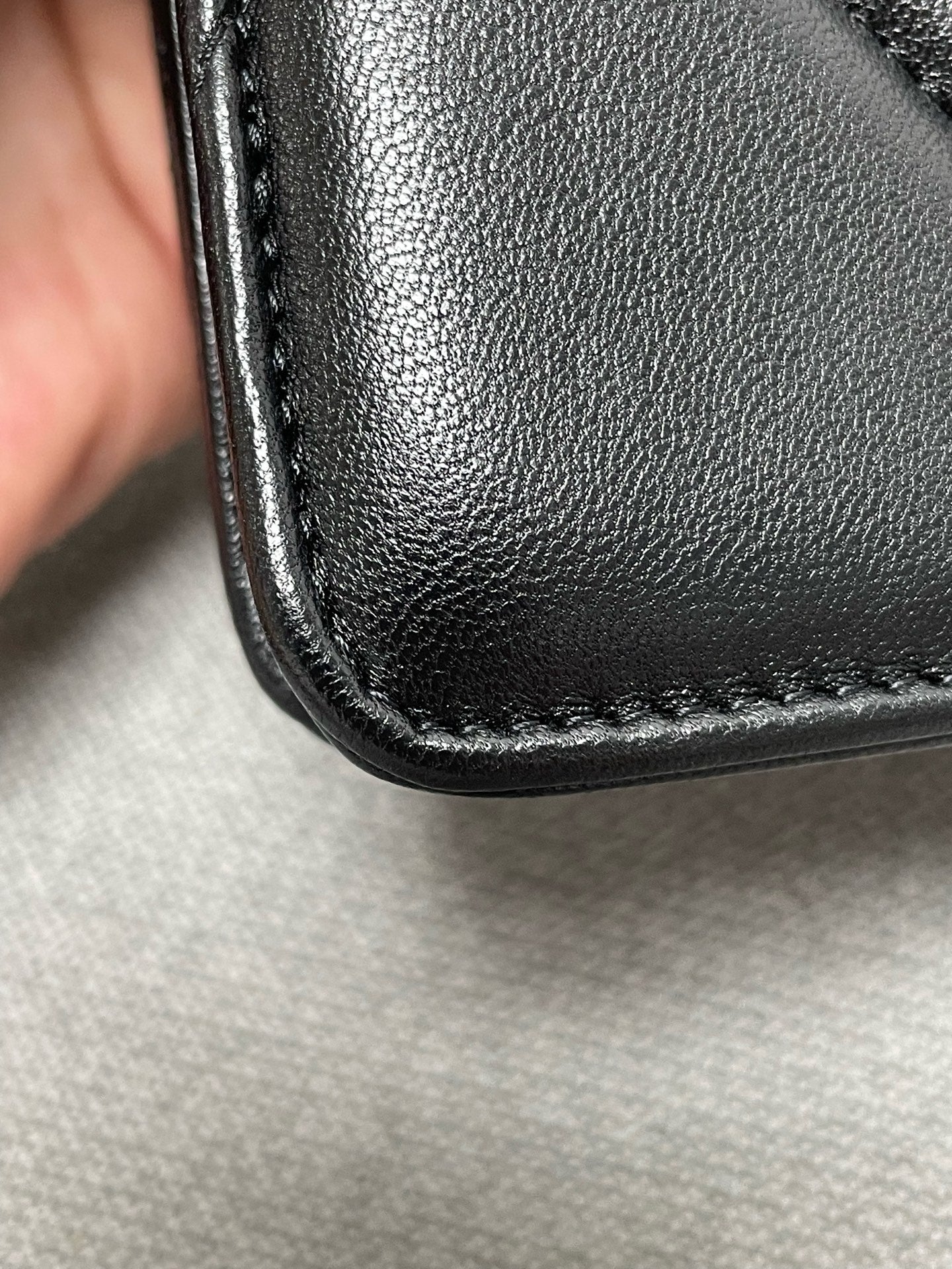 Chanel - 19 WOC - Leather - Black - (mini)