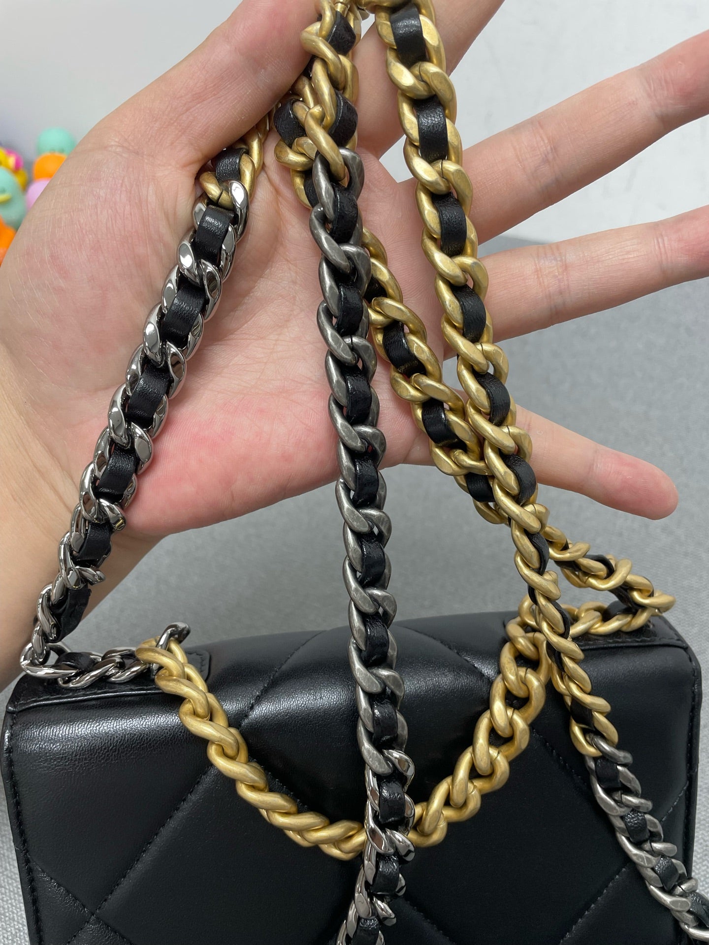 Chanel - 19 WOC - Leather - Black - (mini)