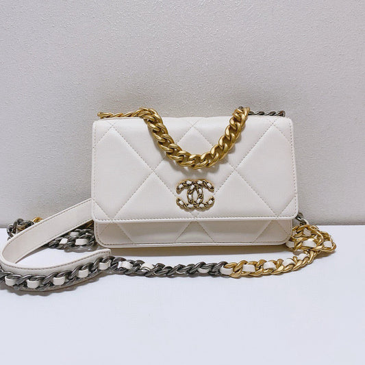 Chanel - 19 WOC (Wallet on Chain) - Lambskin leather - White with Mixed Metal Hardware - (Mini)
