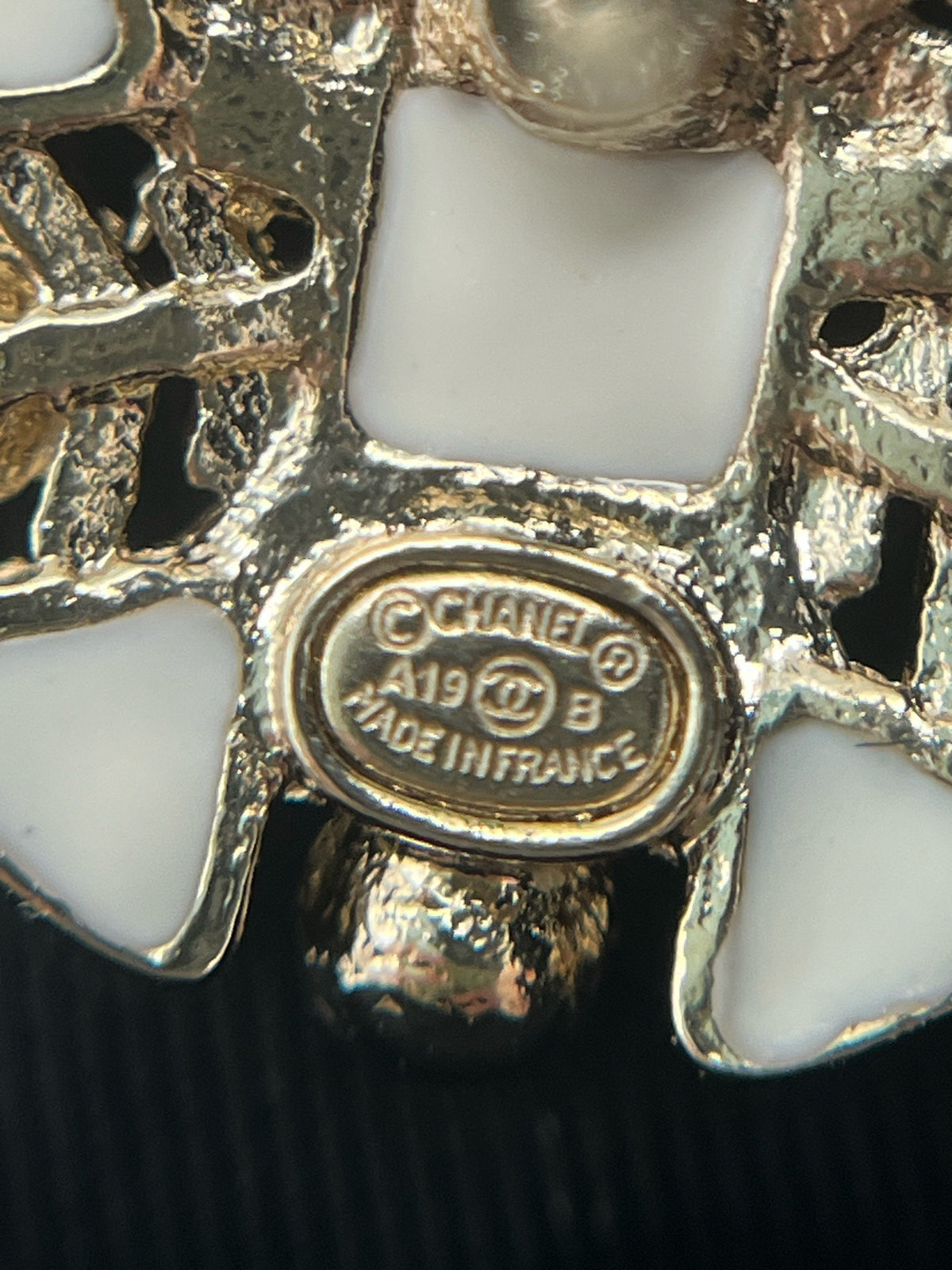 Chanel - 19B - Crystal - Gold