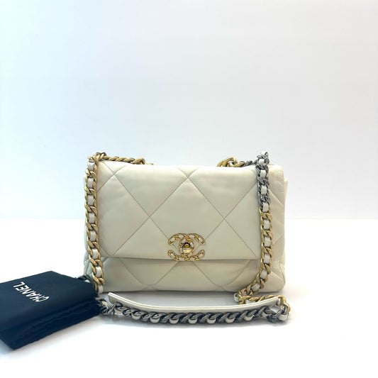 Chanel - 19bag - Leather - White