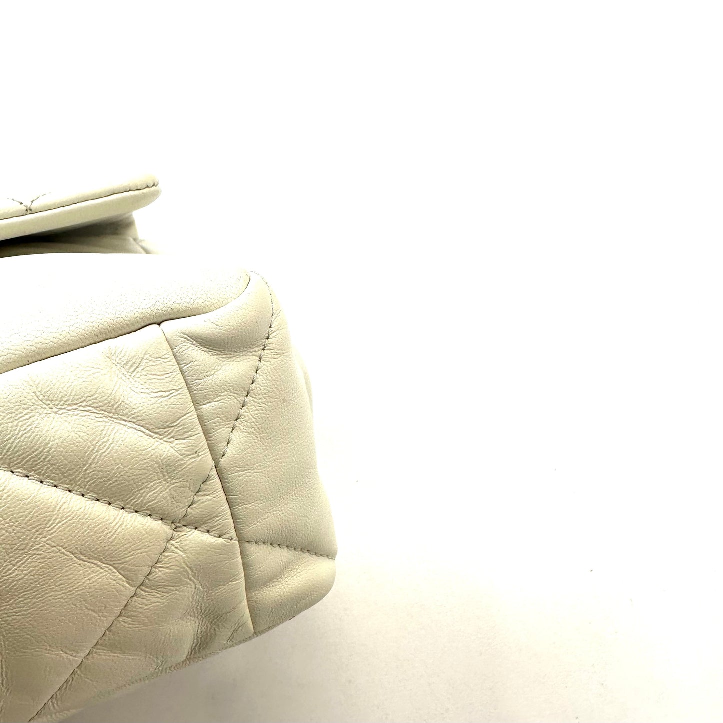 Chanel - 19bag - Leather - White
