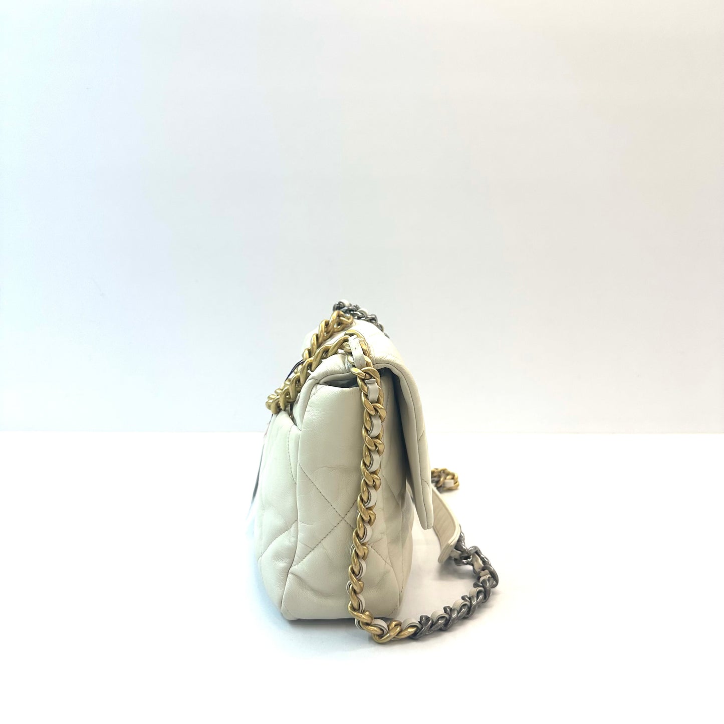 Chanel - 19bag - Leather - White