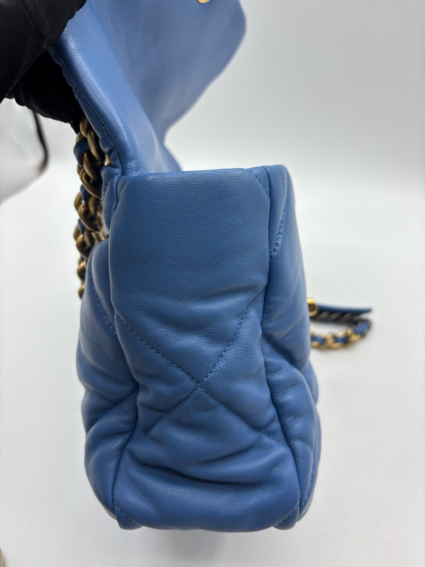Chanel - 19Bag - Leather - Blue - (medium)