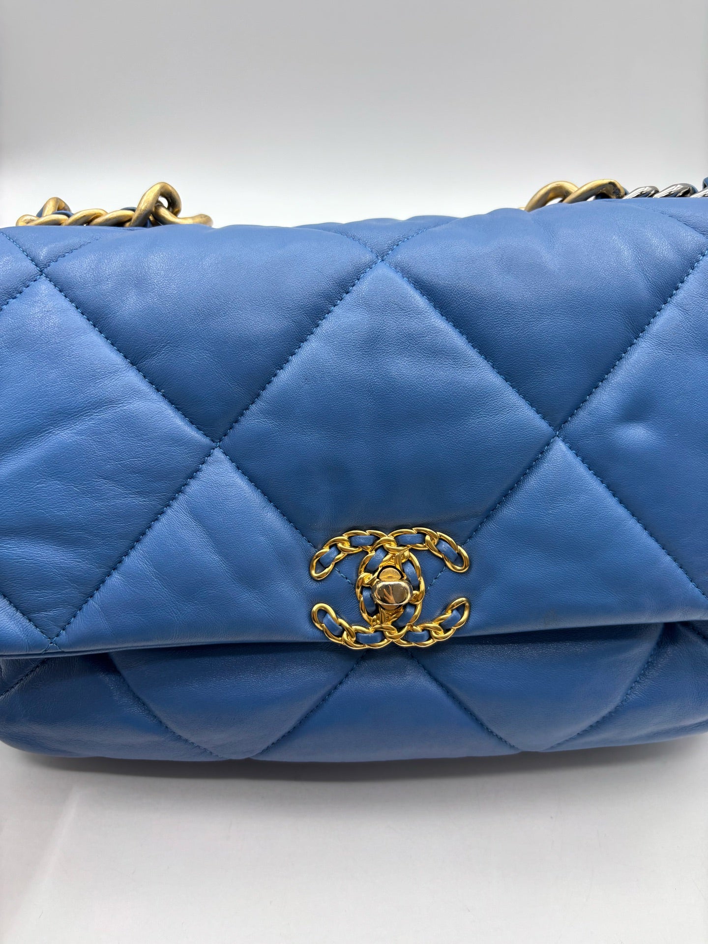 Chanel - 19Bag - Leather - Blue - (medium)
