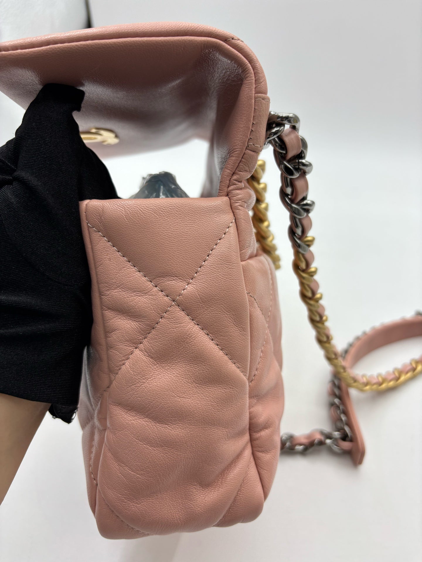 Chanel - 19Bag - Leather - Pink - (Small)