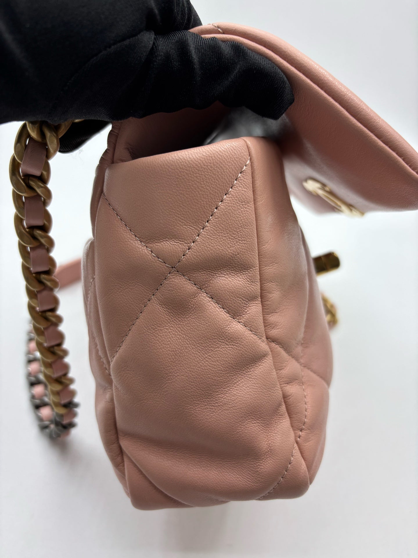 Chanel - 19Bag - Leather - Pink - (Small)