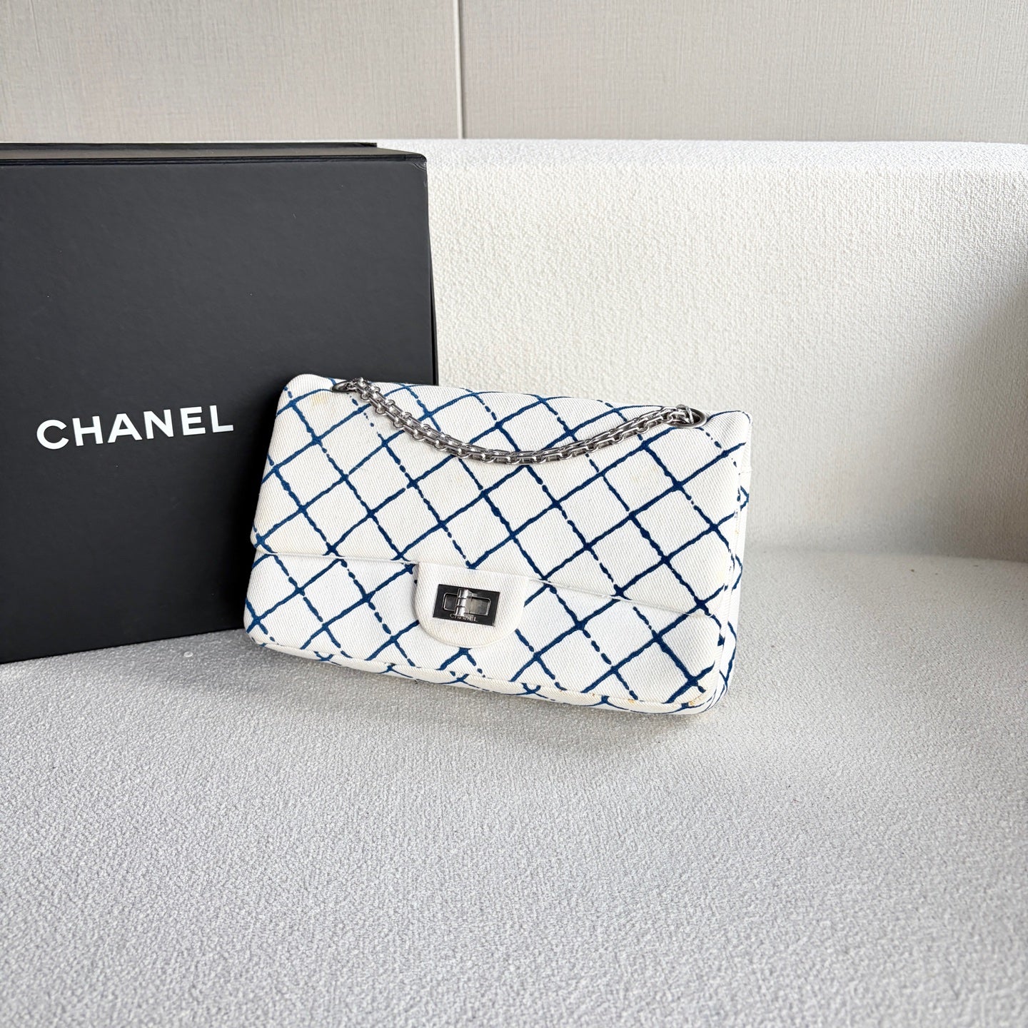 Chanel - 2.55 - Cloth - White - (small)