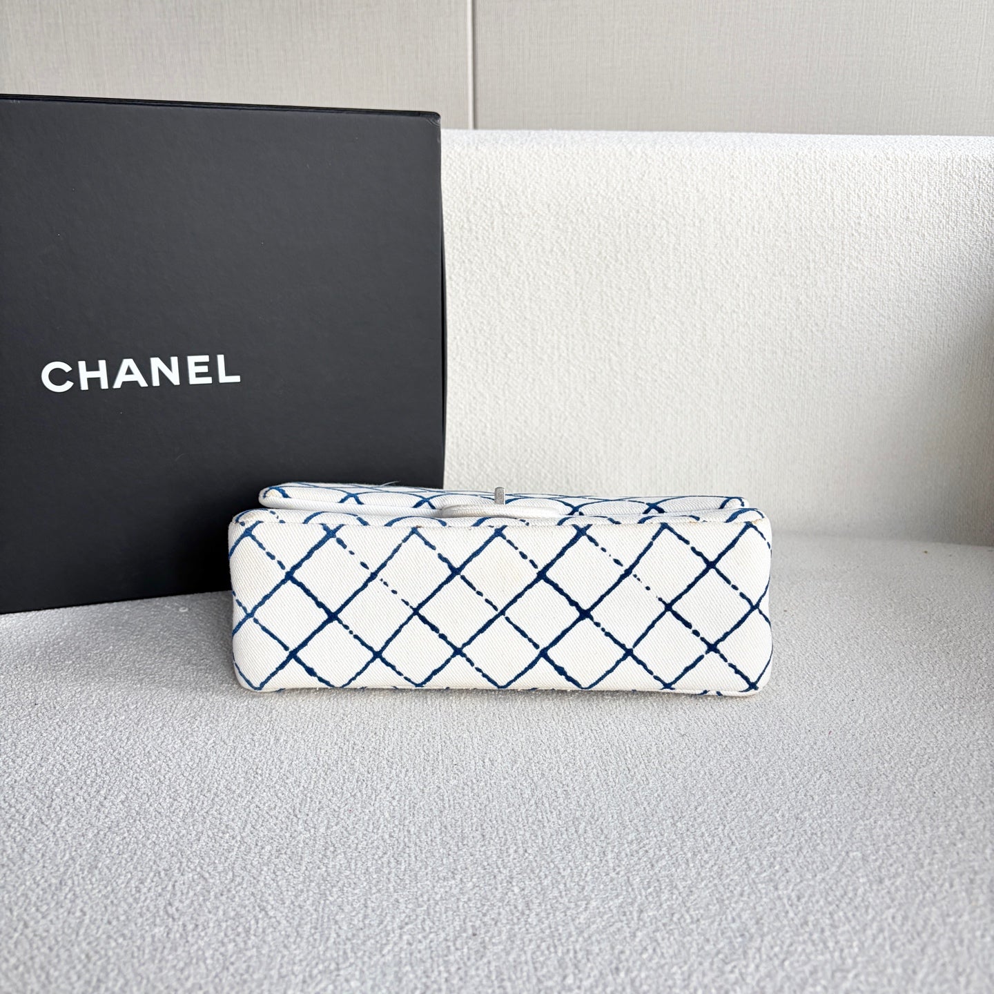 Chanel - 2.55 - Cloth - White - (small)