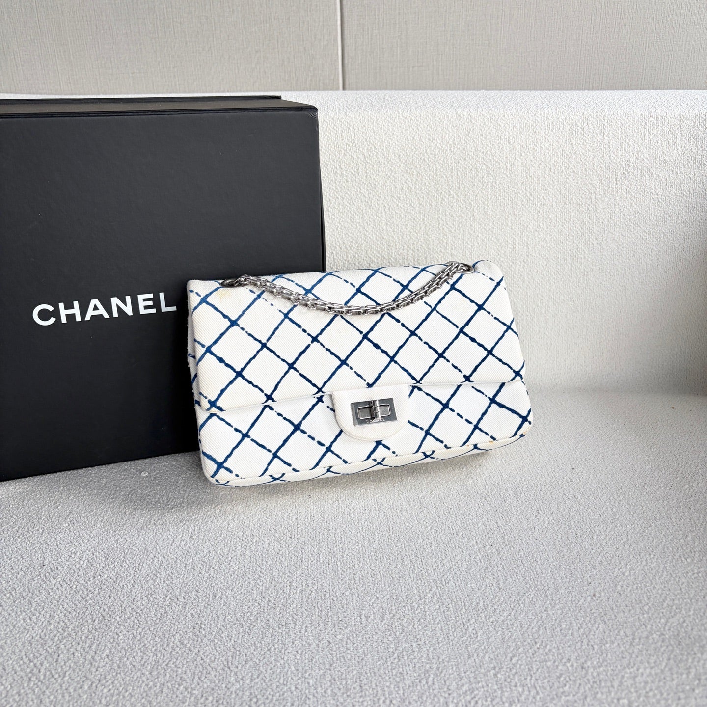 Chanel - 2.55 - Cloth - White - (small)