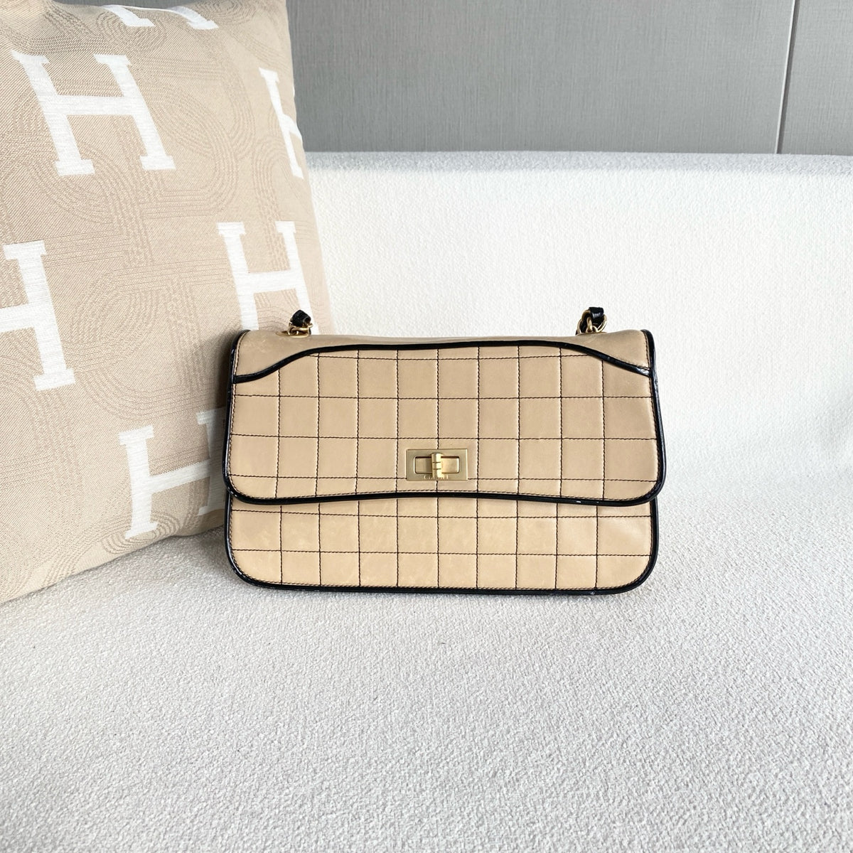 Chanel - 2.55 - Leather - Beige - (medium)