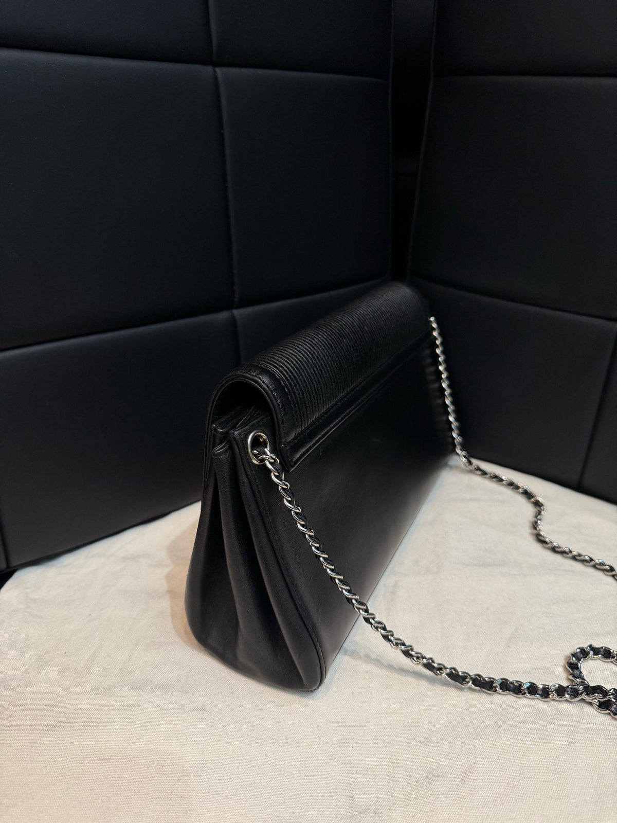 Chanel - 2.55 - Leather - Black - (medium)