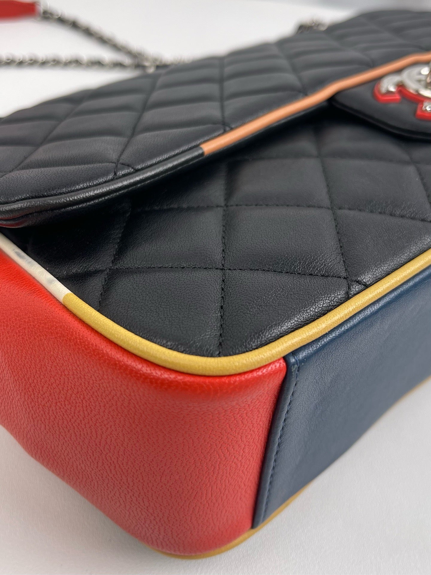 Chanel - 2.55 - Leather - Black - (Medium)