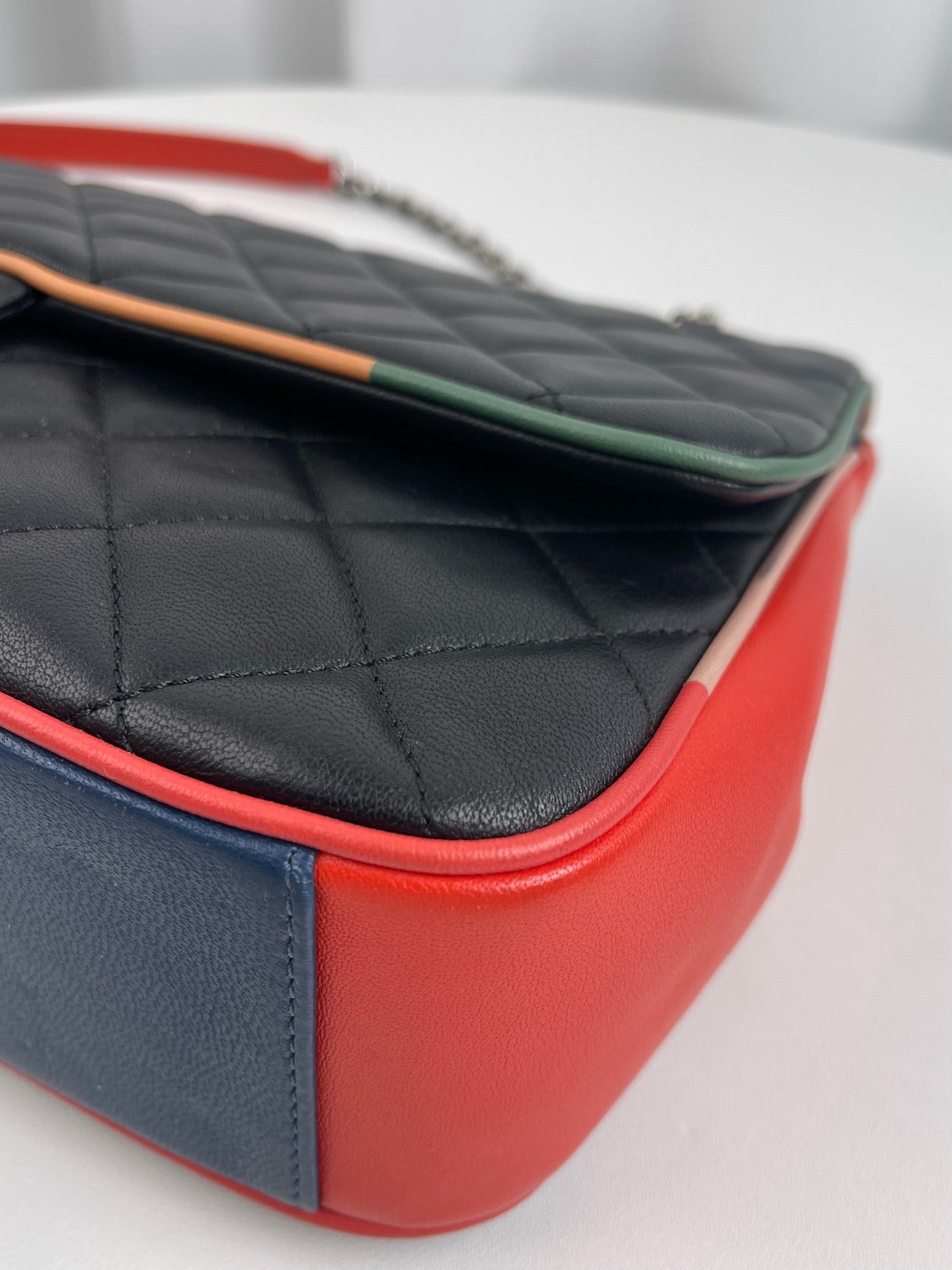 Chanel - 2.55 - Leather - Black - (Medium)