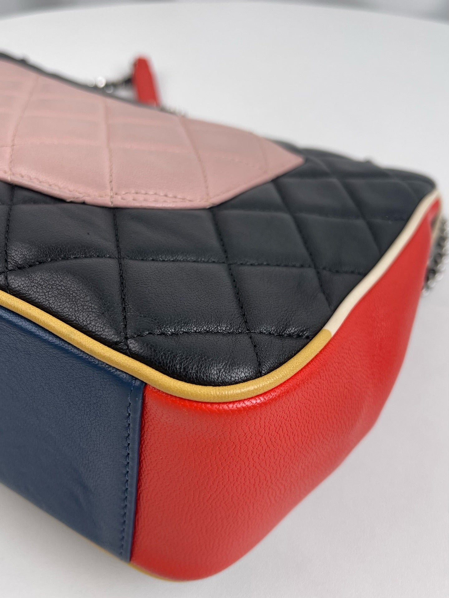 Chanel - 2.55 - Leather - Black - (Medium)