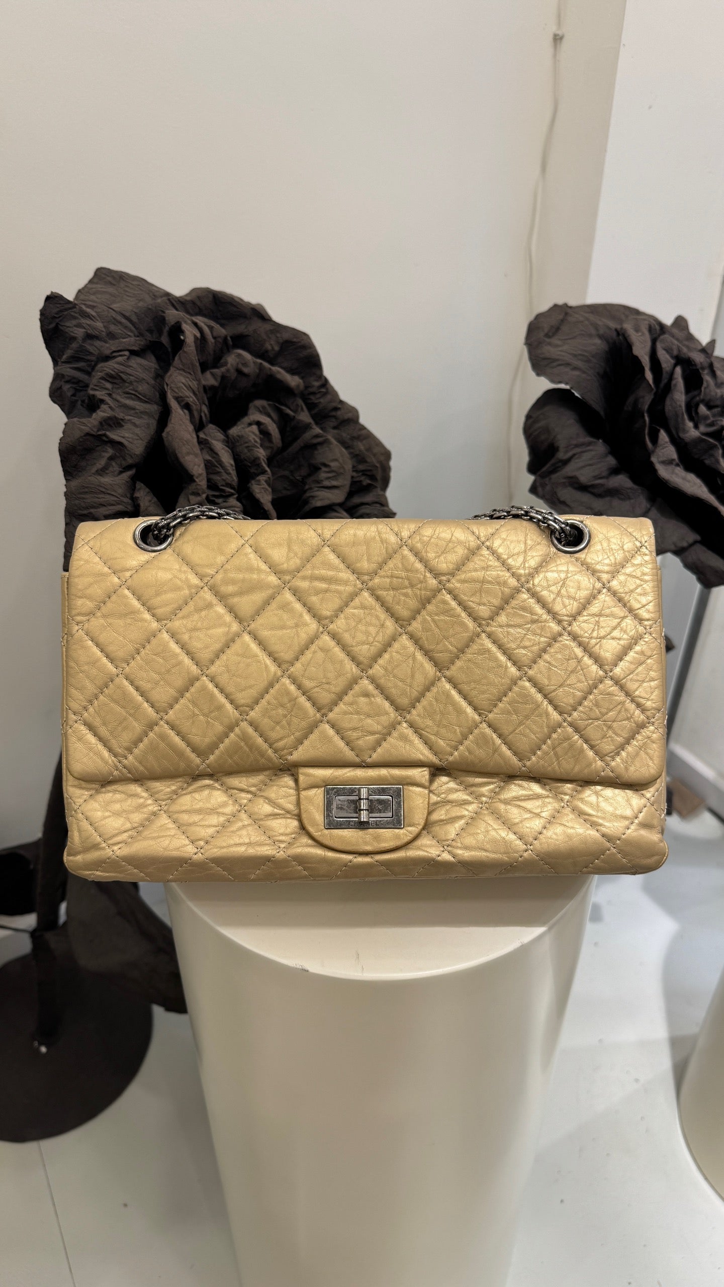 Chanel - 2.55 - Leather - Gold - (large)