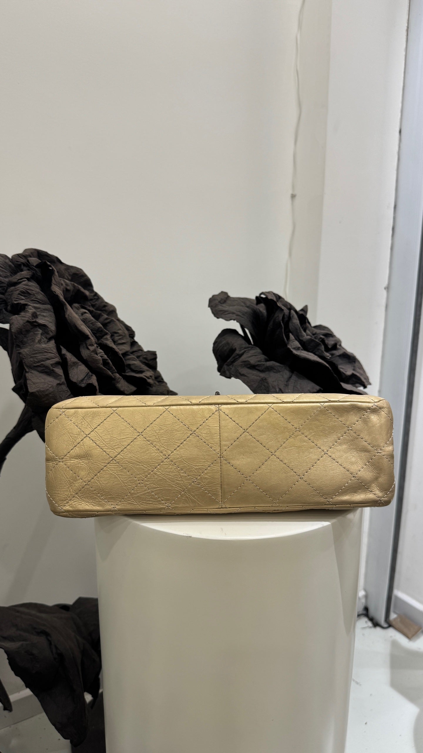 Chanel - 2.55 - Leather - Gold - (large)