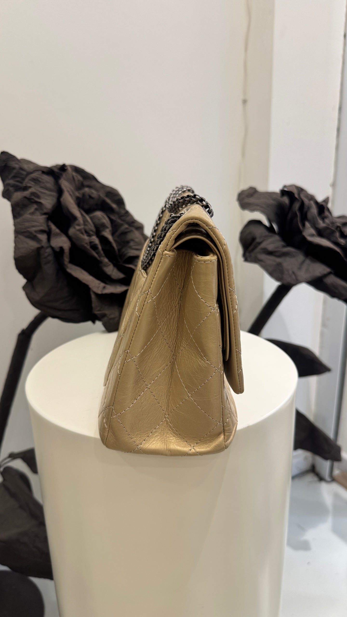 Chanel - 2.55 - Leather - Gold - (large)