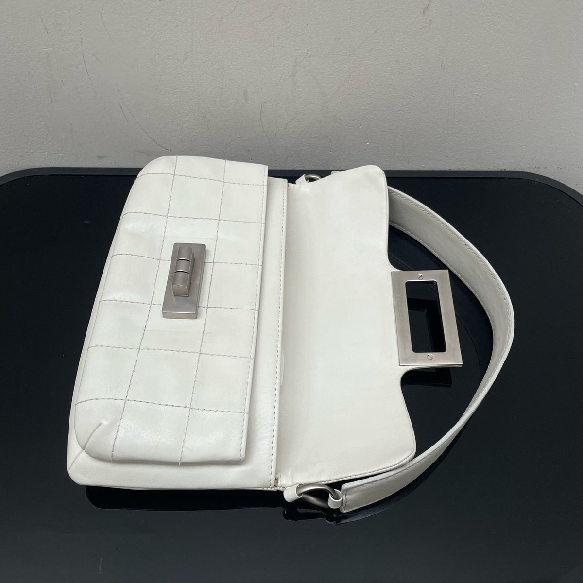 Chanel - 2.55 - Leather - White