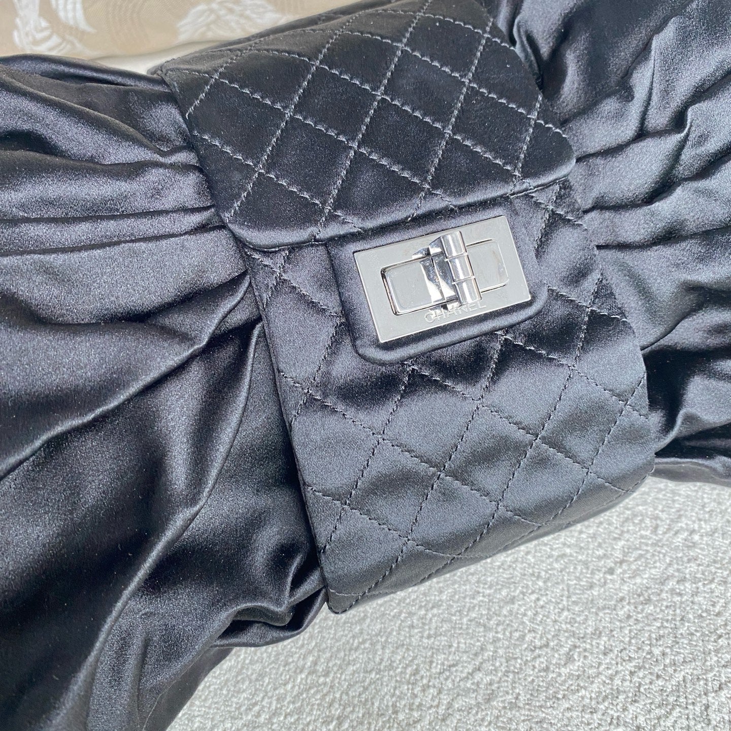 Chanel - 2.55 Reissue Bow Bag - Satin - Black - (Large)