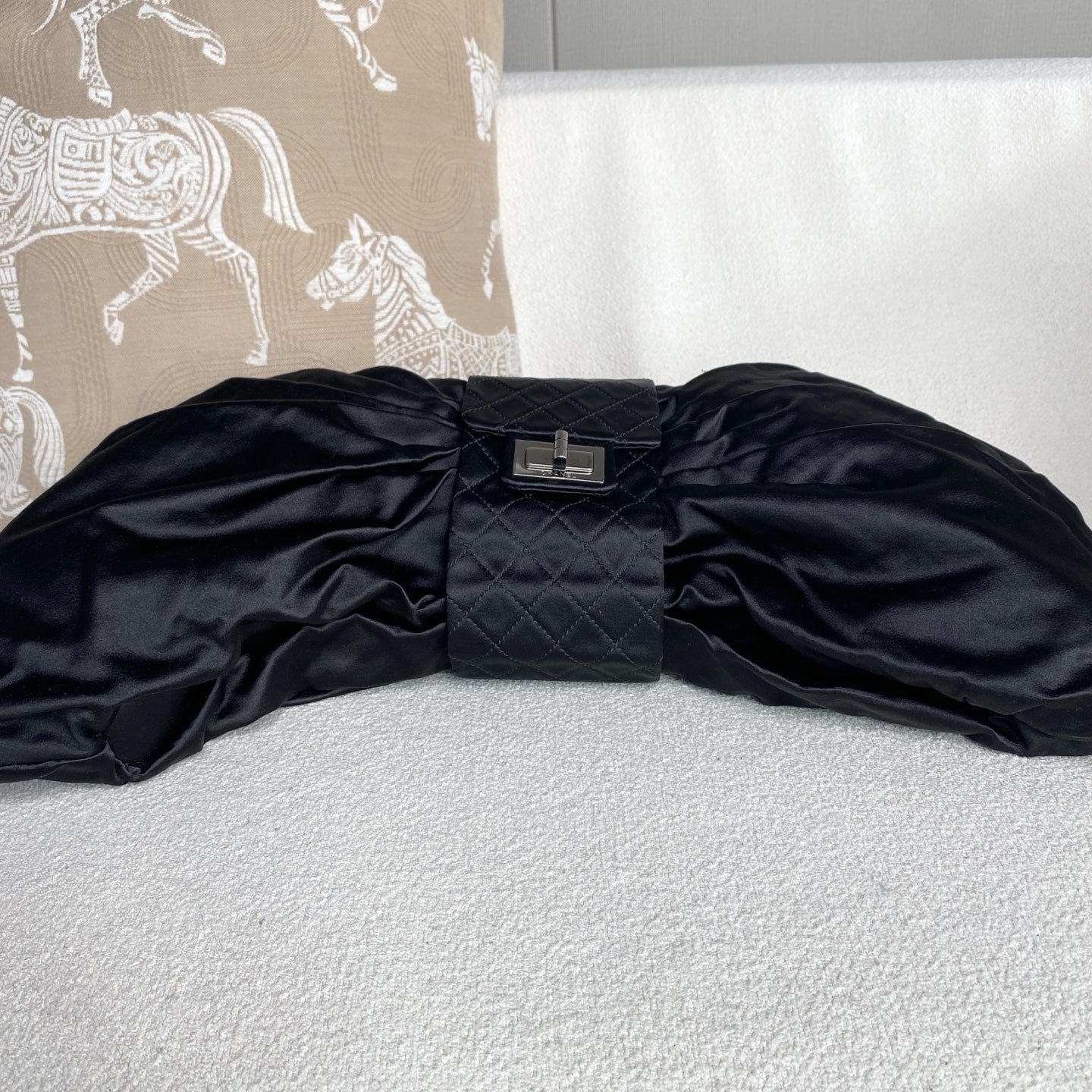 Chanel - 2.55 Reissue Bow Bag - Satin - Black - (Large)
