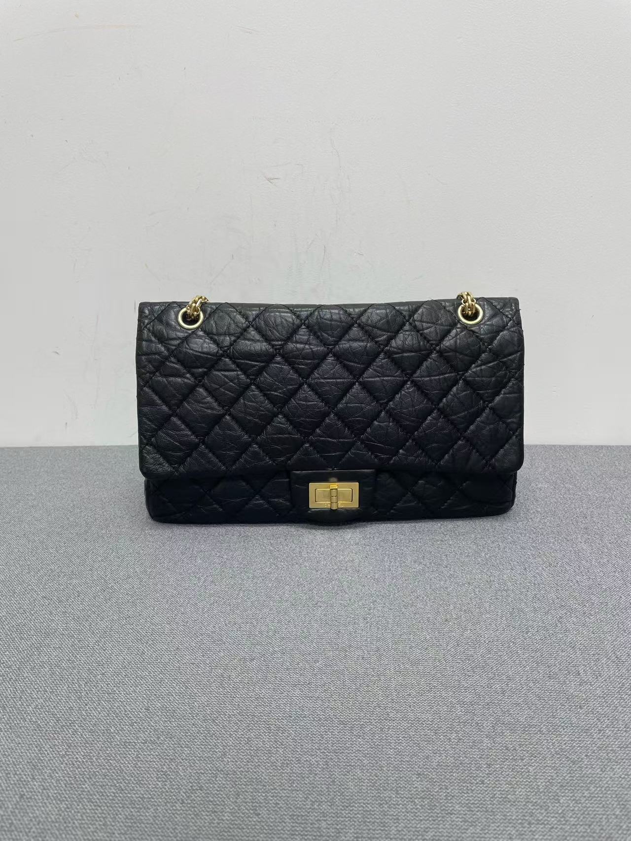 Chanel - 2.55 Reissue Flap Bag - Aged calfskin leather - Black - (Medium)