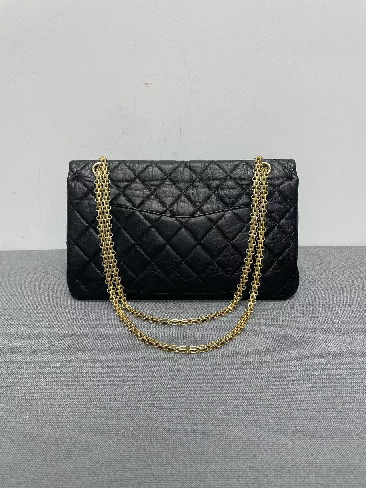 Chanel - 2.55 Reissue Flap Bag - Aged calfskin leather - Black - (Medium)