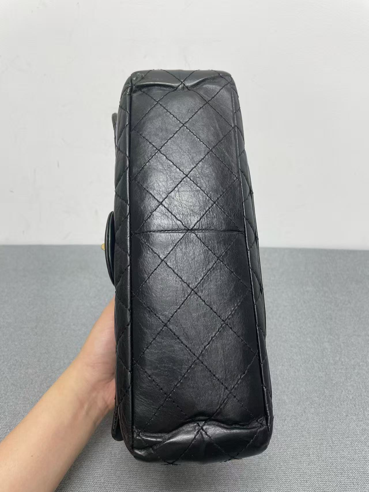 Chanel - 2.55 Reissue Flap Bag - Aged calfskin leather - Black - (Medium)