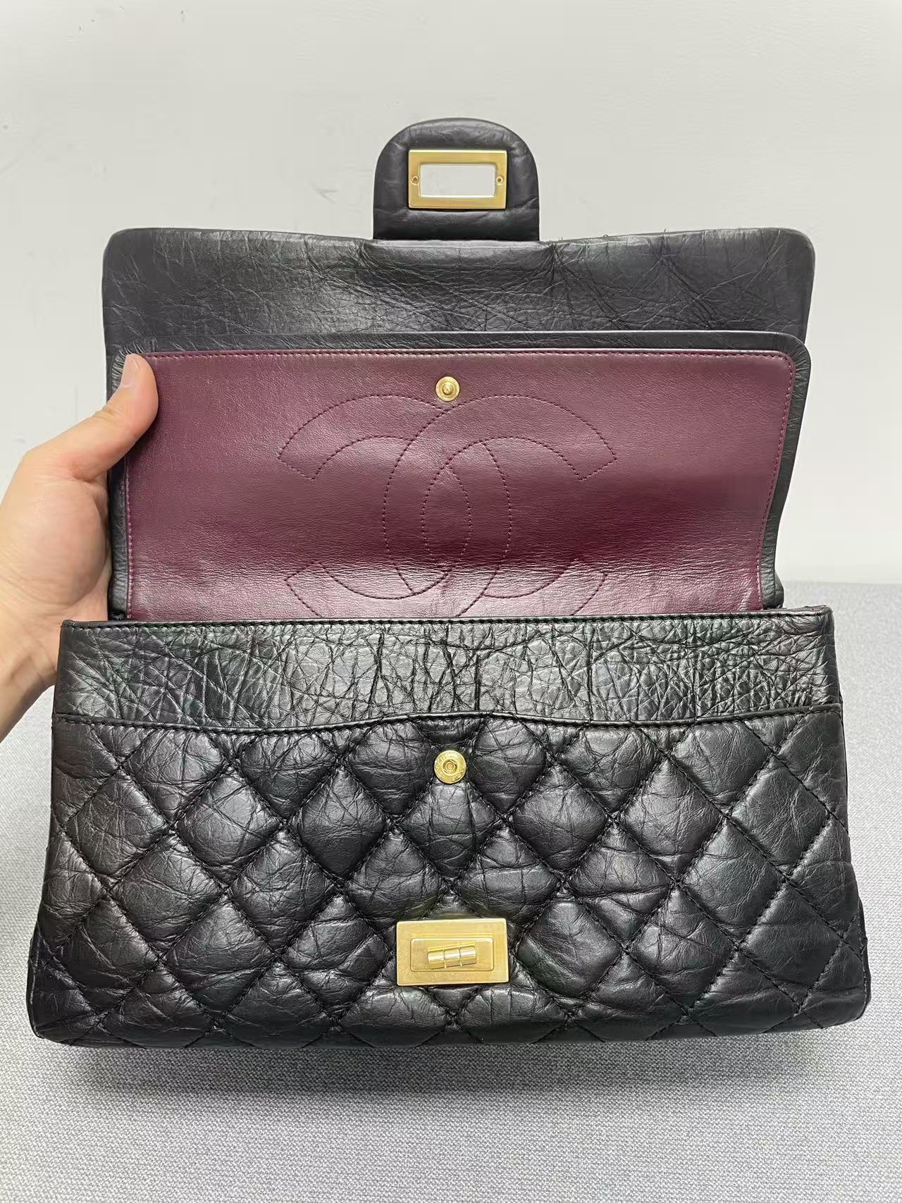 Chanel - 2.55 Reissue Flap Bag - Aged calfskin leather - Black - (Medium)